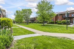 Parsippany apartment for rent - Troy Hills Village Courtyard in Parsippany, NJ,07054