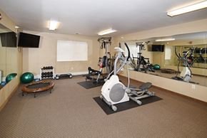Sauk Rapids apartment for rent - Fitness Room at Paraiso Estates, Sauk Rapids, MN
