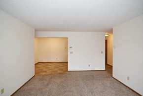 St Cloud apartment for rent - An Empty Living Room at Covington Place Apartments, St Cloud, 56301