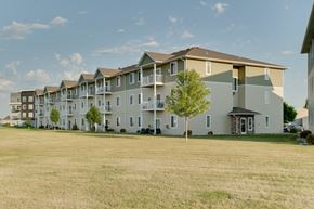 Moorhead townhouse for rent - Exterior view at Lakestone Apartments, Moorhead, 56560