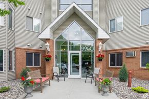 Coon Rapids apartment for rent - Redwood Estates, Coon Rapids, MN