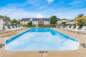 Powell apartment for rent - Resort-Style Pool