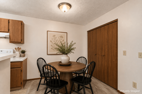 Powell apartment for rent - A dining room with a table and chairs.