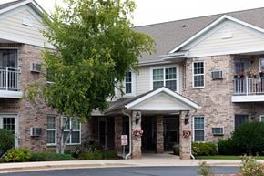 Mequon apartment for rent - the building where the hotel is located