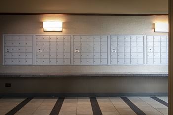 Package concierge locker system