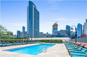 Chicago apartment for rent - outdoor pool and sundeck with views at Kingsbury Plaza, Chicago, 60654
