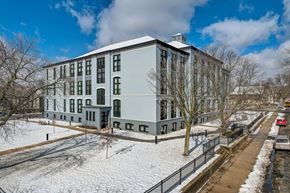 Milwaukee apartment for rent - Side of Building