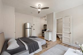 Denver apartment for rent - 1671 Washington Apartments in Denver, Colorado