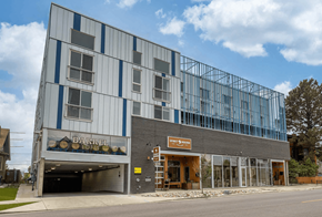 Denver apartment for rent - the building in which the hotel is located
