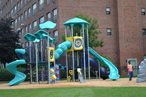 Cambridge apartment for rent - playground