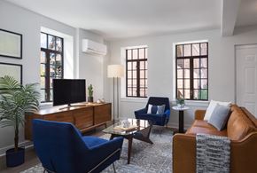Chicago apartment for rent - 1 Bedroom Model Livingroom