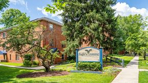 Washington apartment for rent - Sign at Eagles Crossing Apartments, Washington 20032