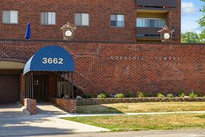 Des Moines apartment for rent - the front of the towers building