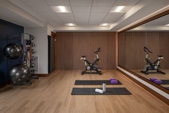 24/7 Fitness & yoga studio