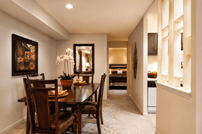 Essex apartment for rent - A dining room with a wooden table and chairs.