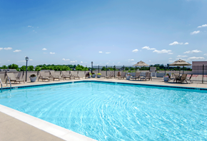 Pikesville apartment for rent - Swimming-Pool at Vivant Woodholme, Maryland, 21208