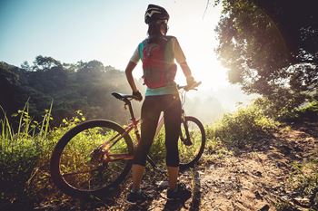 Nearby access to mountain biking trails