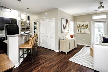 Gourmet island kitchens & breakfast bar*
