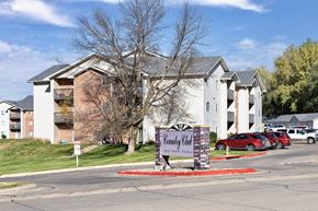 Sioux City apartment for rent - Exterior at Country Club Apartments in Sioux City, IA