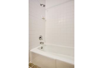 Tub/shower