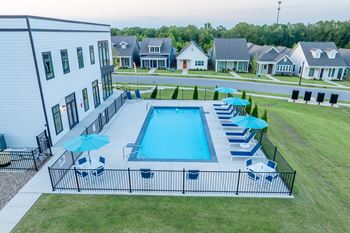 Outdoor pool*