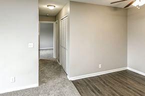 Omaha apartment for rent - Remodeled one and two bedroom apartments at Oakwood Trail Apartments in Omaha, NE