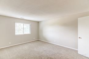 Omaha apartment for rent - One and two bedroom apartment homes at Oakwood Trail Apartments in Omaha, NE