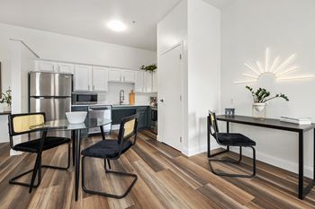 Two-tone kitchen cabinetry