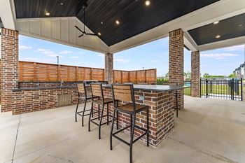 Outdoor resident lounge