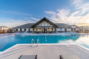 Rogers townhouse for rent - Sparkling Pool at The Grove in Rogers, AR
