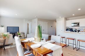 Elkhorn apartment for rent - Model Dining Room - Four and Five-Bedroom Floor Plans at The Trails in Elkhorn, NE