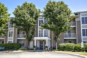 Lincoln apartment for rent - Sunrise Gardens a 55+ Living Community in Lincoln, NE