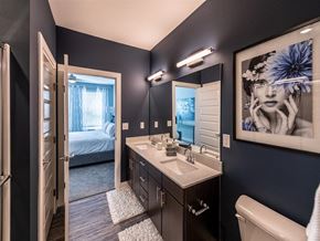 Mason apartment for rent - Luxurious Bathroom at One Deerfield Apartments, Mason, OH, 45040