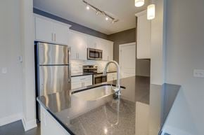 Lansing apartment for rent - Kitchen Vista at the Heights of Eastwood Apartments near Eastwood Towne Center