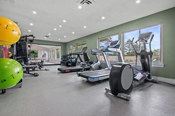 24/7 Whole-body fitness center