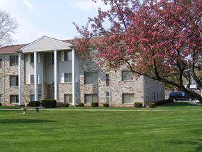Southgate apartment for rent - our apartments showcase a beautiful lawn