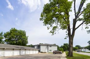 Humboldt apartment for rent - Ivy garages