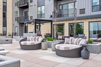 Contemporary rooftop patio