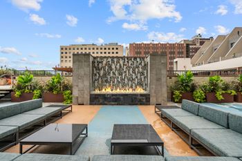 Outdoor fire pit