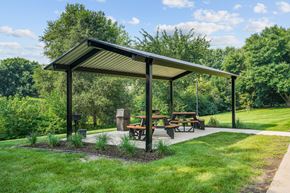 Apple Valley apartment for rent - Grill and picnic area at Valley Pond, Apple Valley, MN
