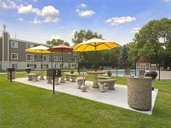 Minnehaha manor sundeck
