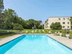 Plymouth apartment for rent - Oakwood Apartments in Plymouth, MN Outdoor Pool