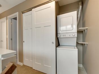 Maclaren hill washer and dryer