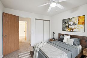 Oakdale apartment for rent - Bedroom at Minnehaha Manor, Oakdale