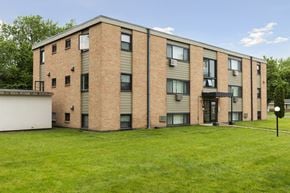 Fridley apartment for rent - Green Space at Northeast Villas, Fridley, 55421