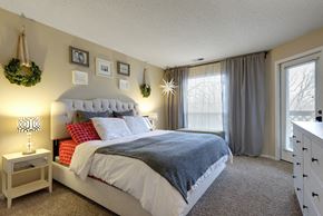 Minnetonka apartment for rent - Gorgeous Bedroom at Regency Woods, Minnetonka, MN