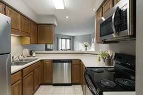St. Paul townhouse for rent - Fully Equipped Kitchen at MacLaren Hill, Minnesota