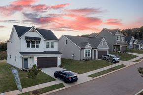 Chattanooga townhouse for rent - A row of houses with cars parked in front.