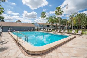 Tampa apartment for rent - Pool at Captiva Club Apartments at 4401 Club Captiva Drive in Tampa, Florida 33615