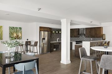 Plymouth apartment for rent - Creekside Apartments